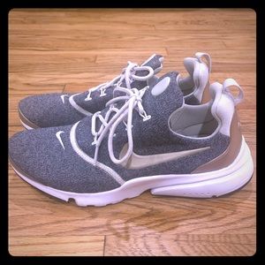 NIKE Women’s Presto Fly SE